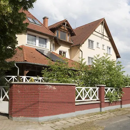 Francoise Ξενοδοχείο Balatonlelle